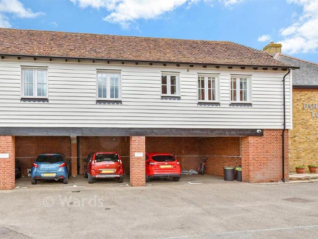 Flat for sale in Tylman Place, Oad Street