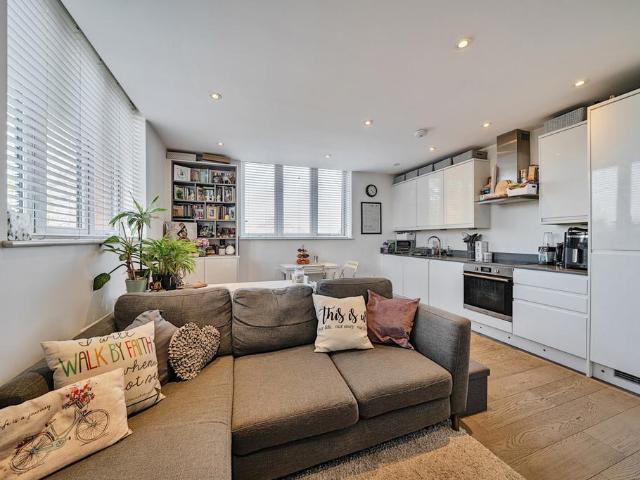 Flat for sale in Ickenham, Isle Of Man