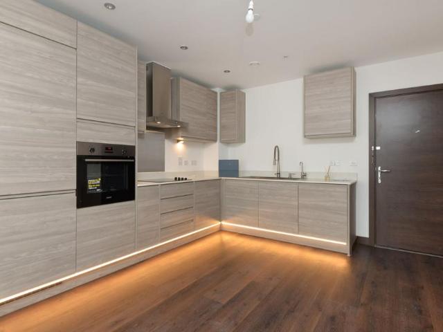 Flat for sale in Allington, Midway