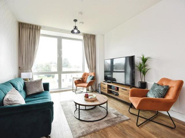 Flat for sale in Navestock Side, Essex