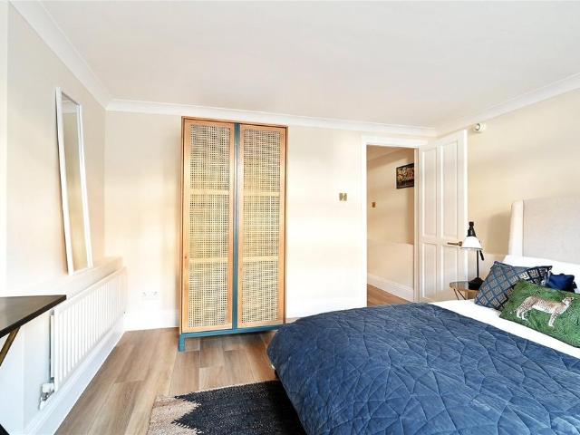 Flat for sale in Round Hill, Brighton & Hove