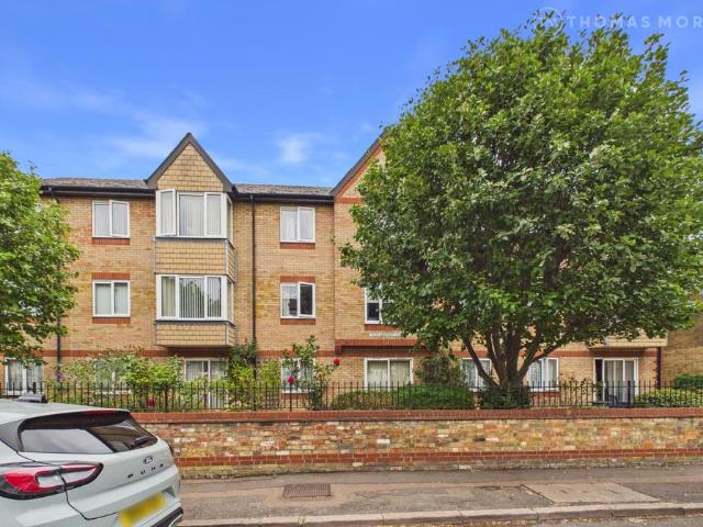 Flat for sale in Huntingdon, Cambridgeshire