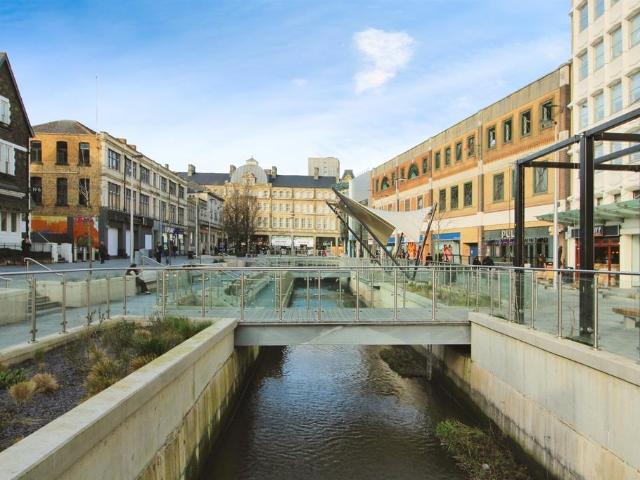 Flat for sale in Crockherbtown, Falcon Lodge