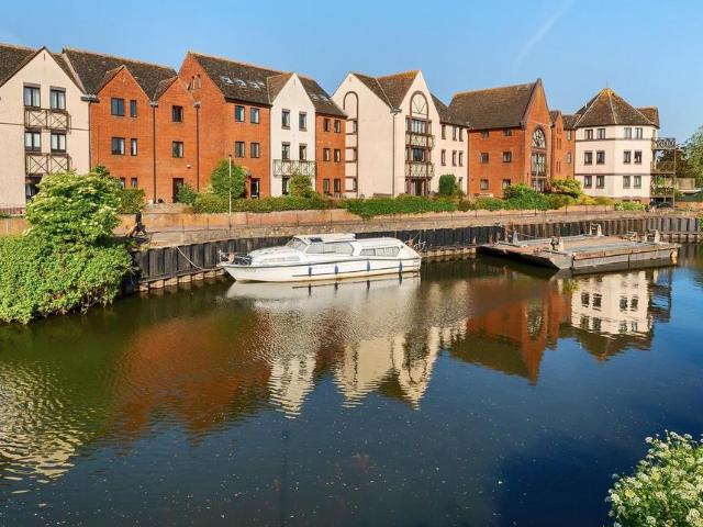 Flat for sale in Watergate, Devon