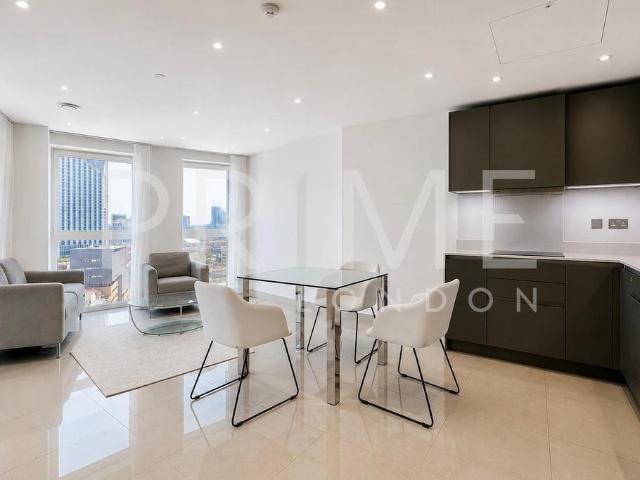 Flat for sale in Elephant and Castle, Greater London