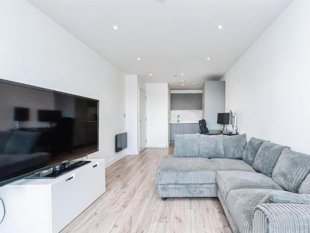 Flat for sale in North Watford, Watford