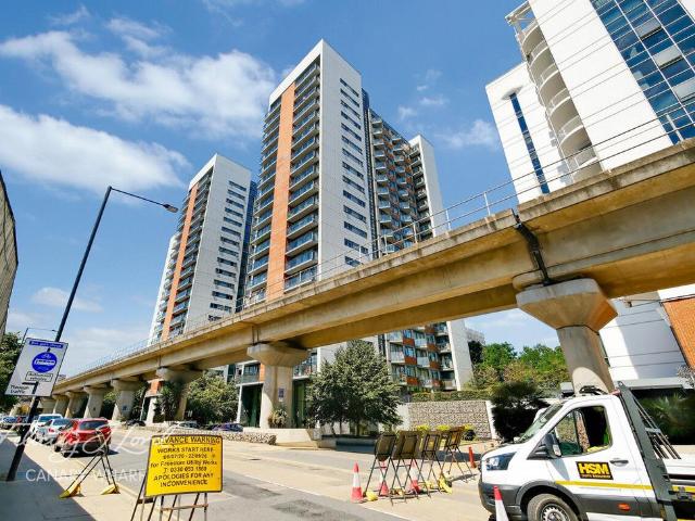 Flat for sale in Blackwall, Greater London