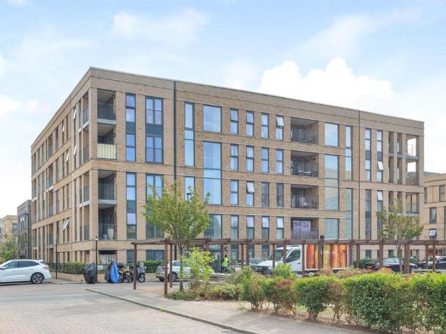 Flat for sale in Myatt's Fields, Greater London