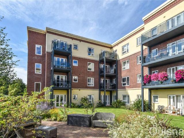 Flat for sale in Bromsgrove