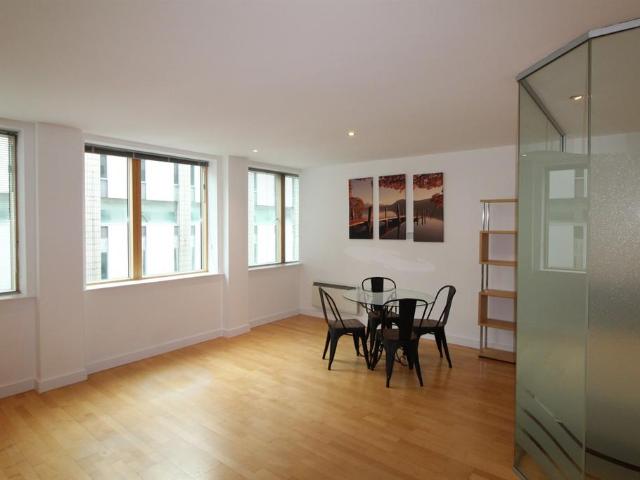 Flat for sale in West Yorkshire