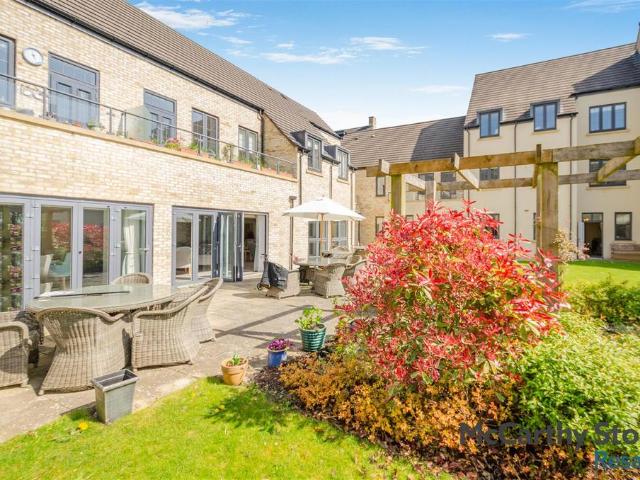 Flat for sale in Chipping Norton, Black Bourton