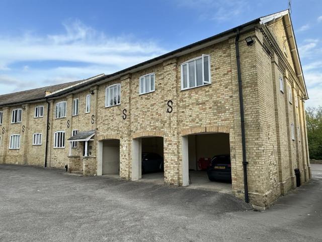 Flat for sale in Sawbridgeworth, Colliers End