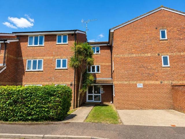Flat for sale in Stroud Green, Barling