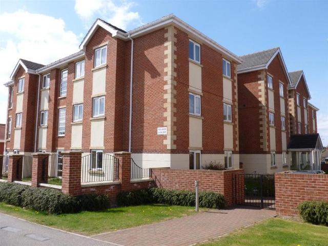 Flat for sale in Glebe Park, Brayford