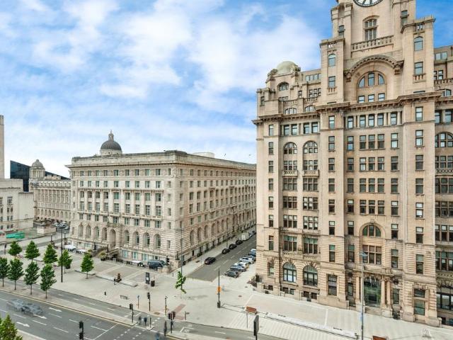 Flat for sale in Calderstones