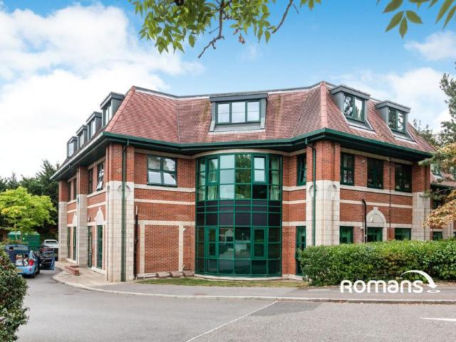 Flat for sale in Fleet, Hart