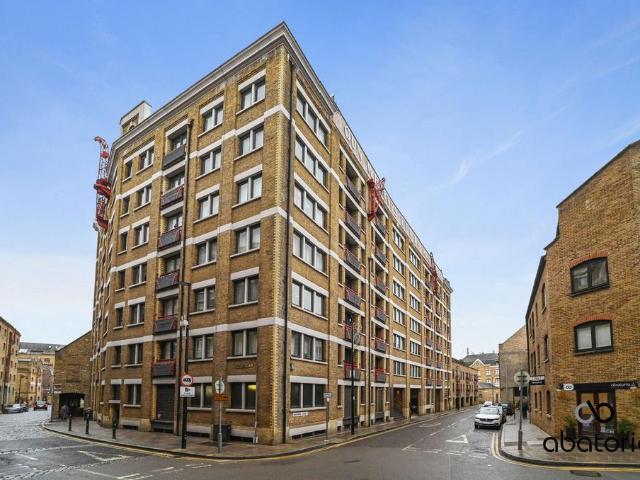 Flat for sale in Wapping, Greater London