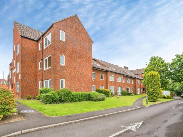 Flat for sale in Spring Vale, Hampshire