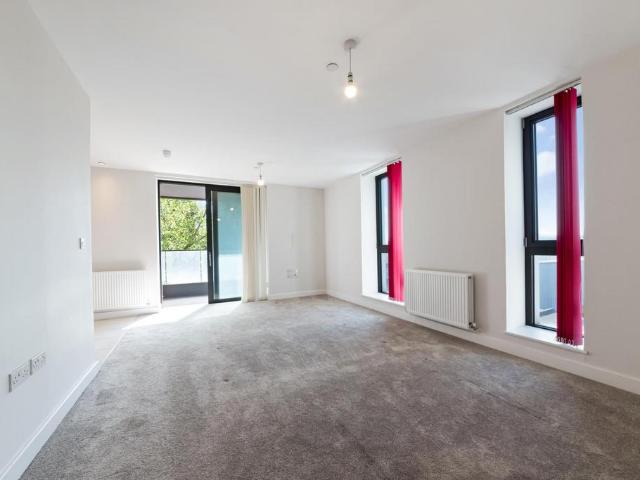 Flat for sale in Silvertown, Greater London