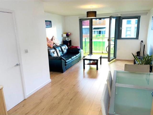 Flat for sale in Stratford Marsh, Greater London