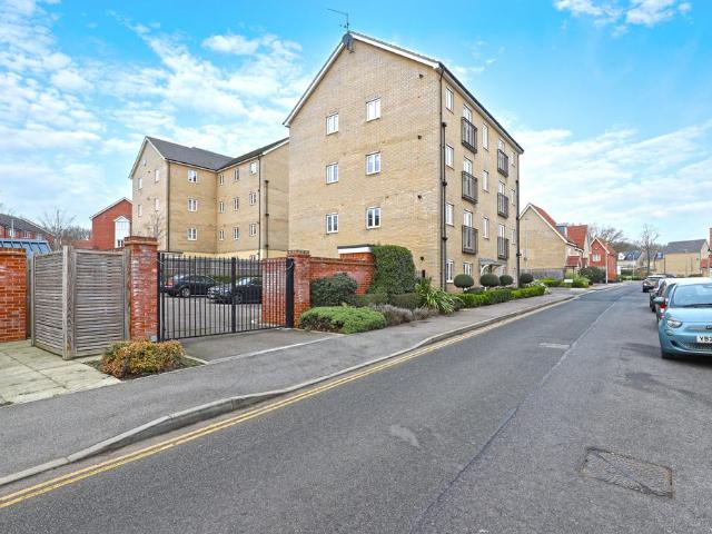 Flat for sale in Greater London