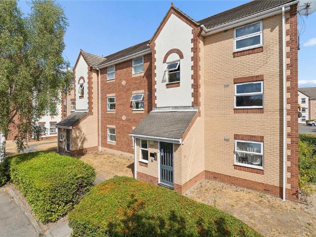 Flat for sale in Chadwell Heath, Greater London
