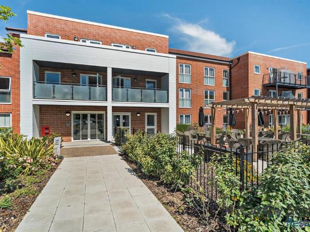 Flat for sale in Tadley, Basingstoke and Deane