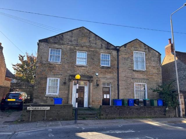 Flat for sale in Potters Corner, East Midlands