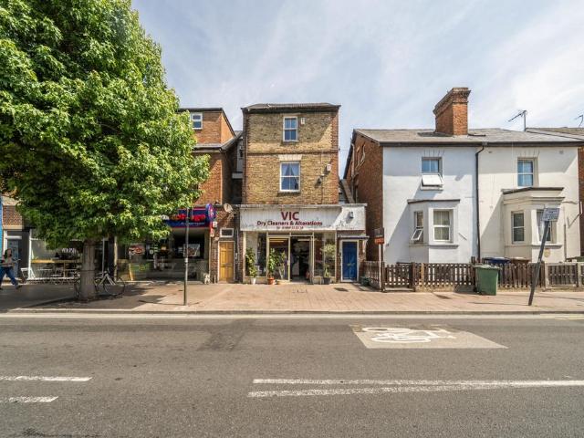Flat for sale in The Slade, Oxfordshire