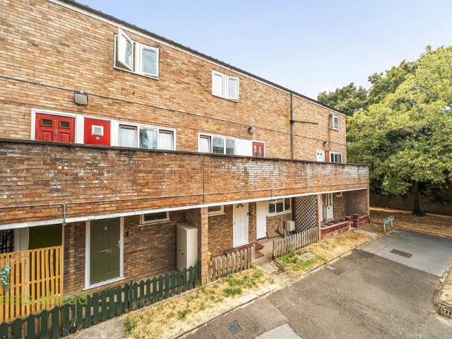 Flat for sale in London Borough of Bromley, Greater London