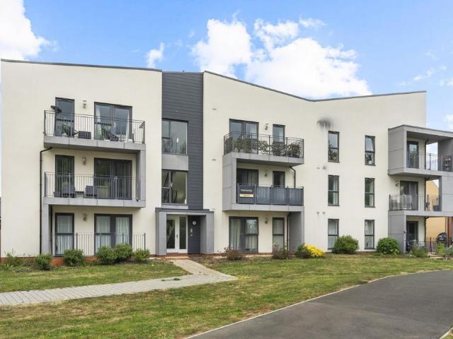 Flat for sale in Harlow, Essex