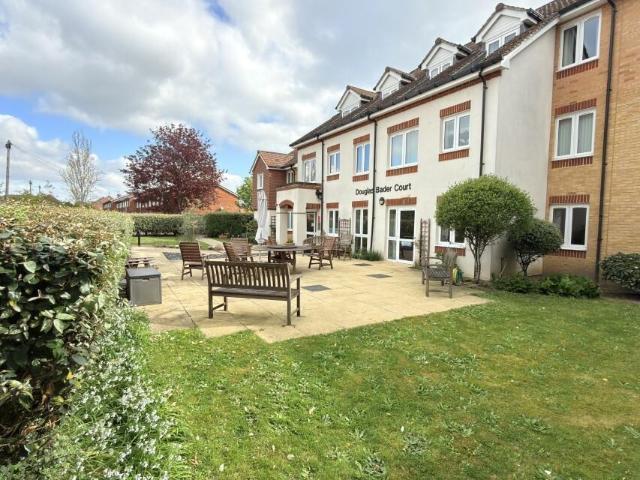 Flat for sale in Woodley