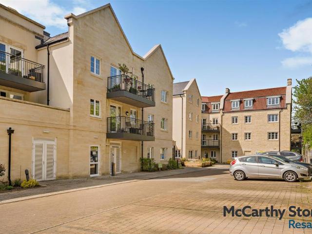 Flat for sale in Bath And North East Somerset