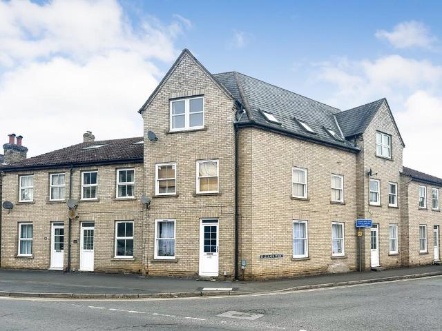Flat for sale in Arrington, Cambridgeshire