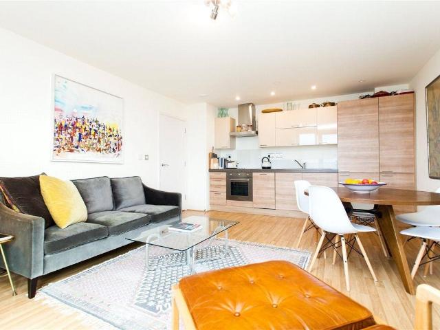 Flat for sale in Hackney Wick, Greater London
