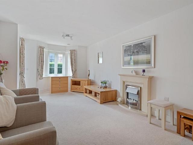 Flat for sale in New Town, Horsham