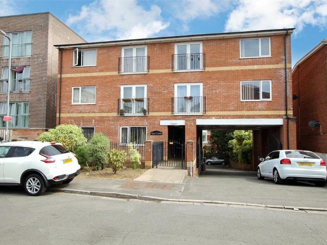 Flat for sale in Penylan, Falcon Lodge
