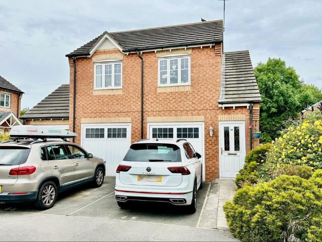 Flat for sale in Orchard Park, Hull