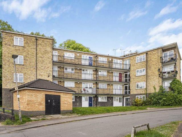 Flat for sale in Welwyn, Fretherne