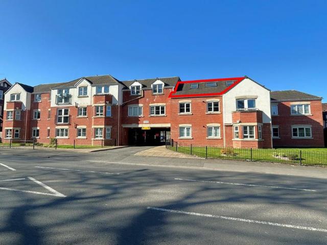 Flat for sale in Audnam, Amblecote