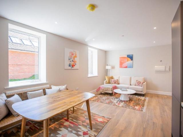 Flat for sale in Dromore, Oxfordshire