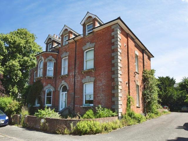 Flat for sale in Salisbury, Wiltshire