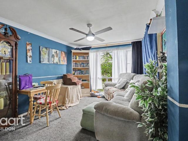 Flat for sale in Lee Chapel, Essex