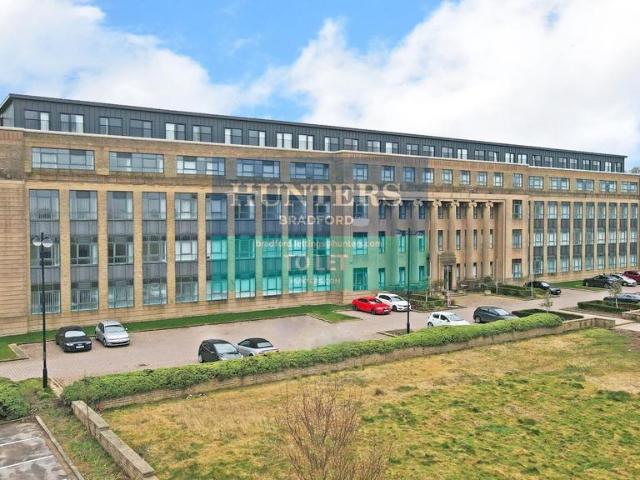 Flat for sale in Cottingley, West Yorkshire