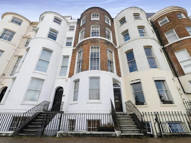 Flat for sale in Round Hill, Brighton & Hove