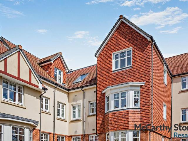 Flat for sale in Cross In Hand, East Sussex