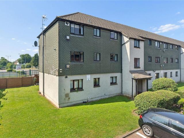 Flat for sale in Essex