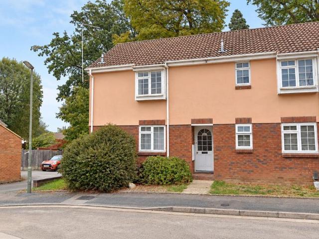 Flat for sale in Weybridge, Elmbridge