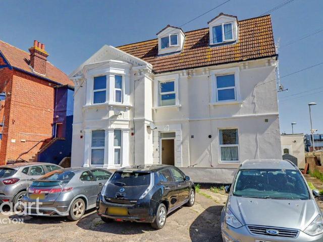 Flat for sale in Clacton-on-Sea, Tendring
