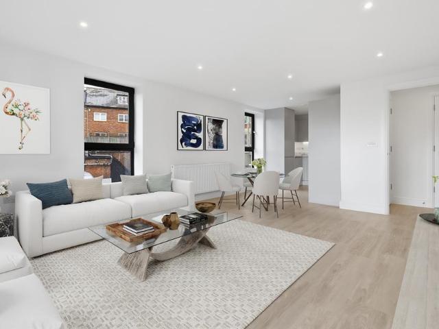 Flat for sale in Walton, Aylesbury